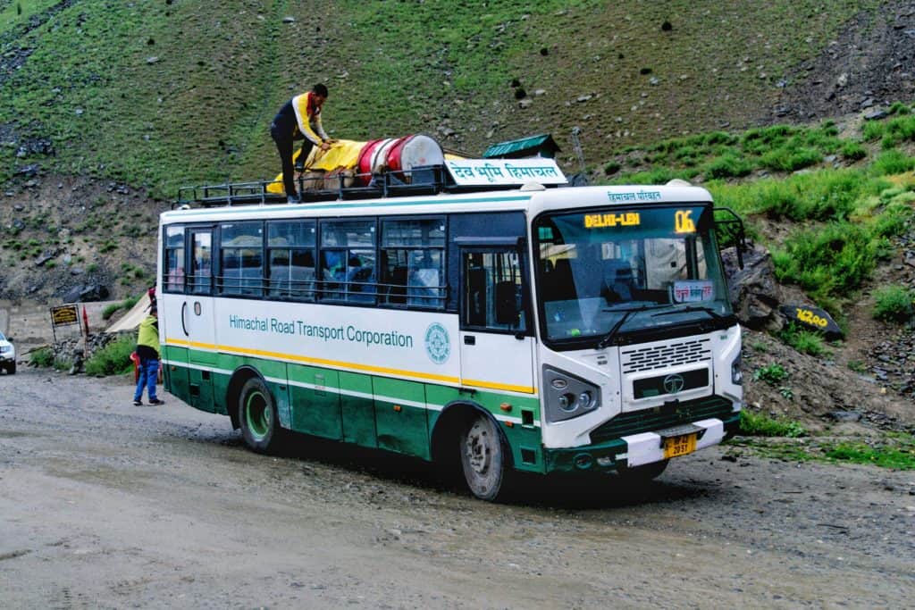 Manali to Leh Bus