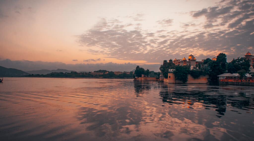 What is the Best Time to Visit Udaipur? Meander Wander