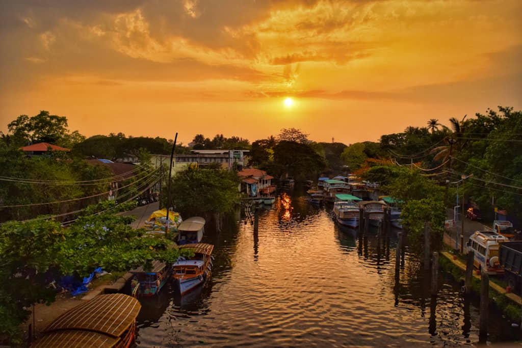 Sunset from a bridge things to do in alleppey